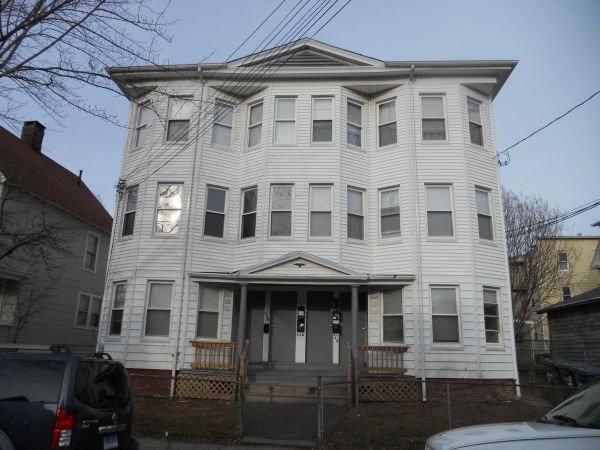 118 Rennell St  2nd floor